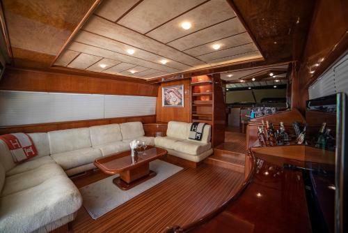 Ferretti Motor Yacht Hurrem