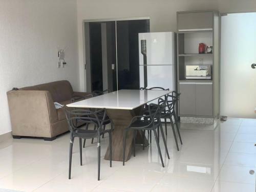 Casa Com Piscina E Duas Su�tes Perto Do Parque Lagoa Quente