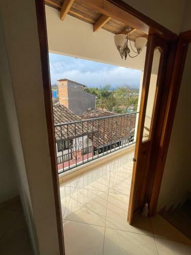 Apartamento Estilo Penthouse, Ubicado En El Parque De Guatape