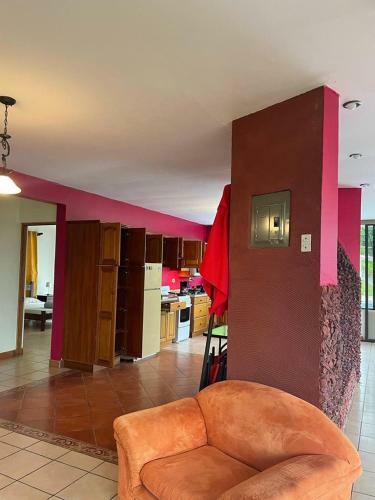 Alegre Villa Con Piscina En La Monta�a