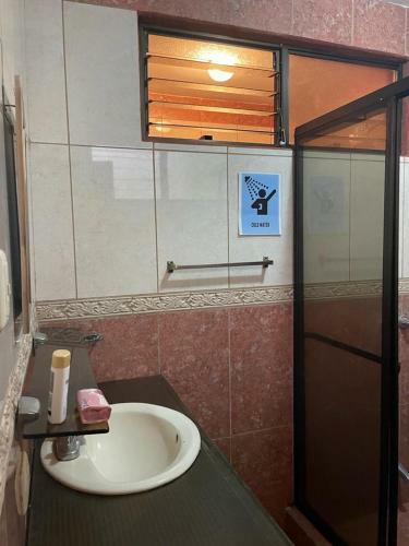 Alegre Villa Con Piscina En La Monta�a