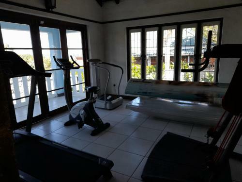 Hostal Golden Globe Beach House