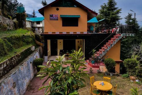 Aditya Homestay Dalhousie