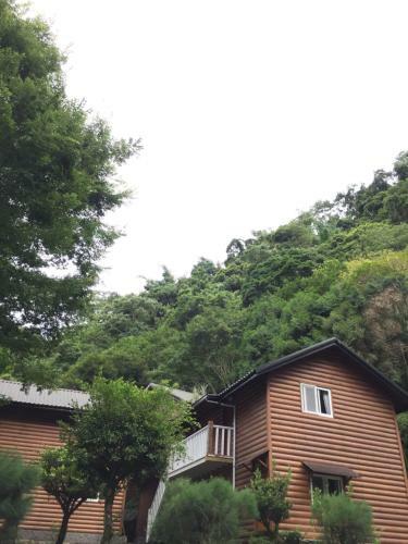 Teng-long Hot Spring Village