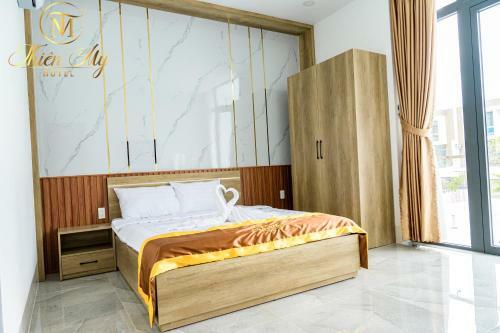 Hotel Kh�ch S?n Thi�n M?