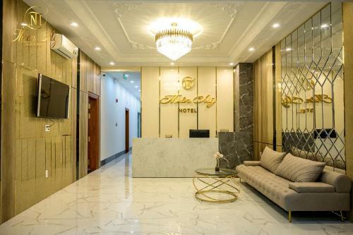 Hotel Kh�ch S?n Thi�n M?