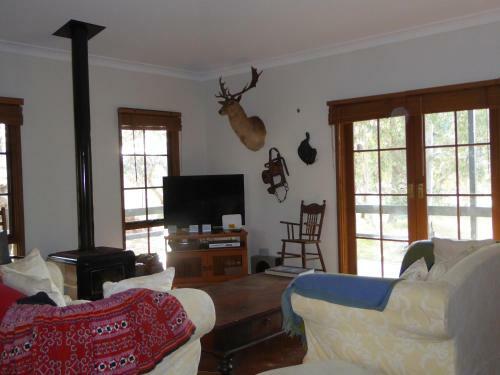 Comfortable 3 Bedroom Holiday Cottage On Acres