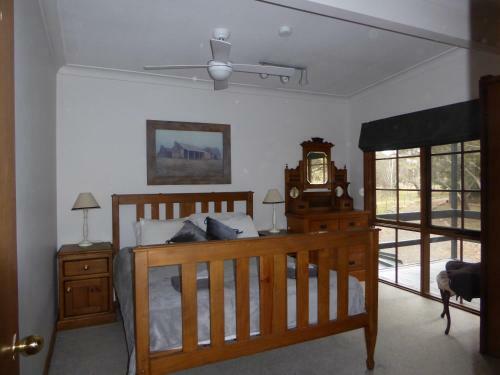 Comfortable 3 Bedroom Holiday Cottage On Acres