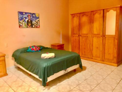 Hostal Guacamole Guesthouse