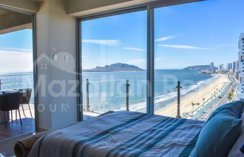 Luxury Beachfront Condo In Torre P�rtico