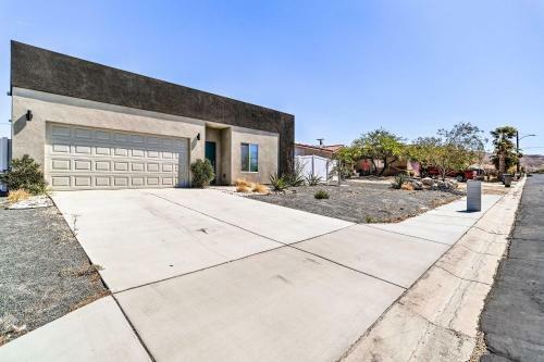 Desert Hot Springs Home Large Yard, Mtn View