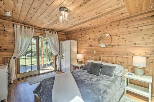 Apartamento Enchanting Studio With Garden About 1 Mi To Beach!