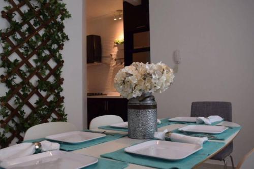 3 Rooms, 2 Bath Apartment For 6