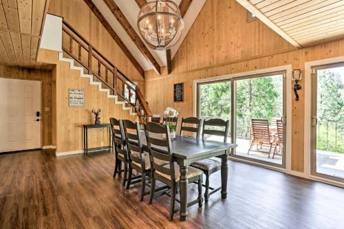 Spacious Lake Arrowhead Cabin With Jacuzzi Spa!