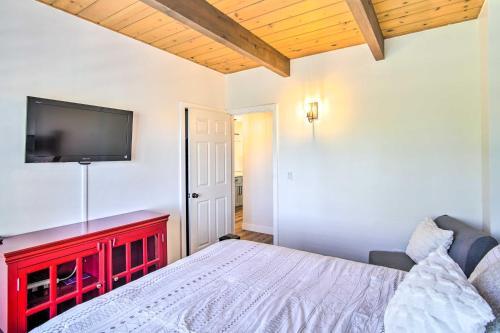 Modern North Bay Home With Pool Table And Patio!