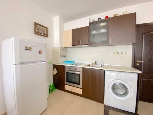 Triumph Holiday Village - Private Apartment - Black Sea