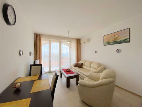 Triumph Holiday Village - Private Apartment - Black Sea