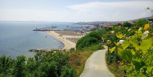 Dolce Vita II Waterfront Breeze Sea View Luxury Apartament