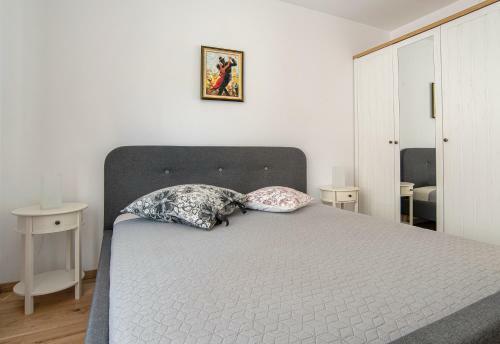 Stylishly Designed Apartment In Central Sofia With Parking