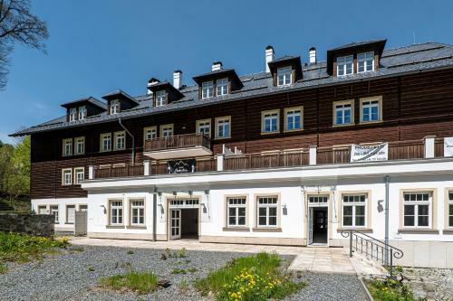 Apartamento Hubertus Karlova Stud�nka