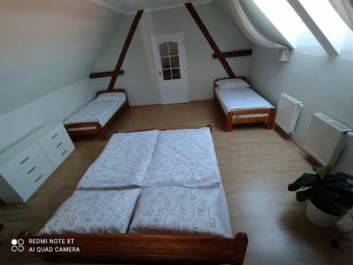 Apartamento Ubytov�n� Nad?je
