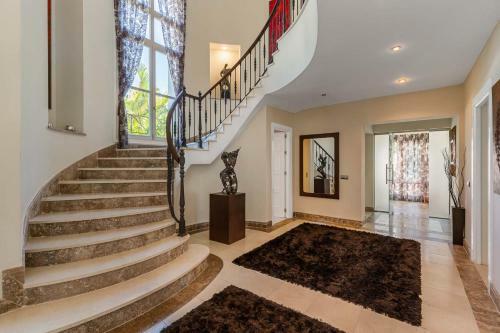 Marbella Villa View 5 Bedrooms