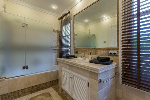 Marbella Villa View 5 Bedrooms