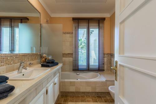 Marbella Villa View 5 Bedrooms