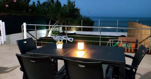 Chalet Primera Linea De Playa Benicarl�