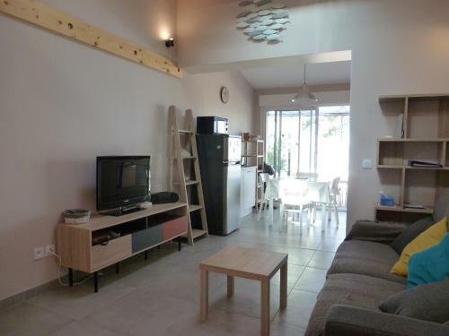 Villa Balaruc-les-bains, 1 Bedroom, 2 Persons - Fr-1-534-126