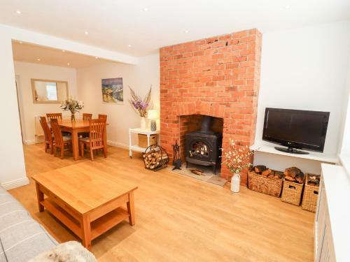 17 Sands Close