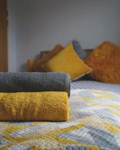 Contemporary - Bristol City Centre Apartment