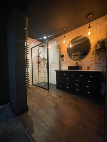 21 Luxury Apartment