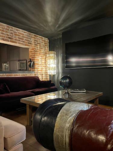 21 Luxury Apartment