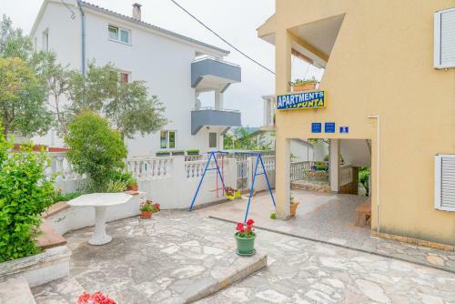 Apartments Punta