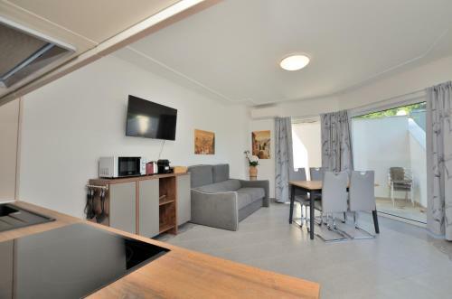 New Apartment With Terrace 3