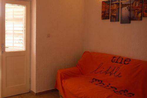 Bright And Colorful Apartment Close To The Center
