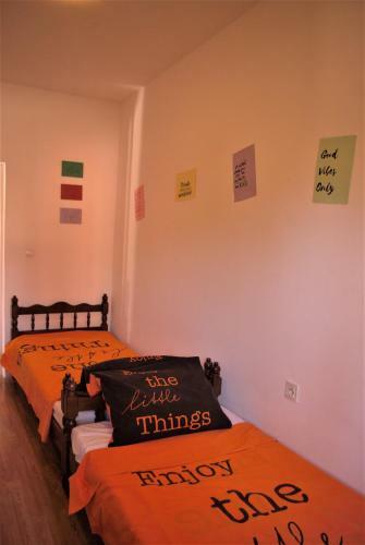 Bright And Colorful Apartment Close To The Center