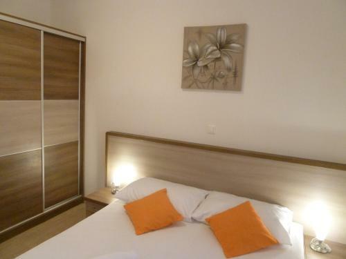 Apartments Tamarut