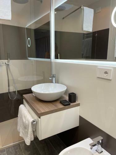 Bed & Breakfast 18 Dante Luxury Suites