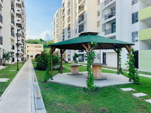Apartamento Ricaurte, Moderno, Confortable Apto, Ac, Parquead, Wifi, Netflix