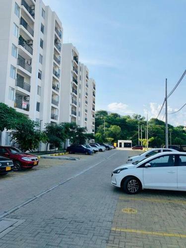 Apartamento Ricaurte, Moderno, Confortable Apto, Ac, Parquead, Wifi, Netflix