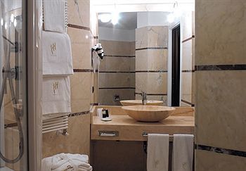Hotel Habitat