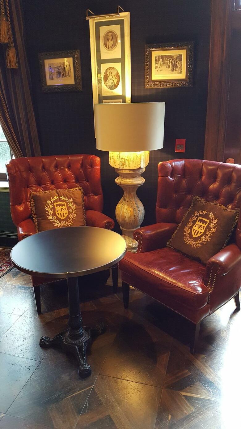 Windsor Arms Hotel