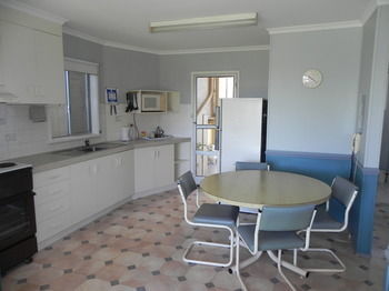 Leisure-lee Holiday Apartments