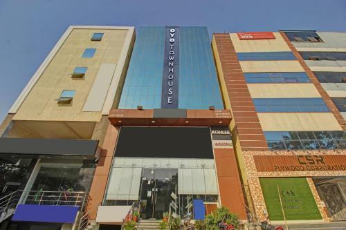 Hotel Townhouse 1019 Galaxy Suites