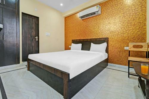 Townhouse 1027 Samrat Hotel & Restaurant