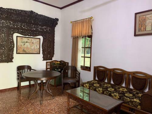 Hotel D? Tatoti Homestay By Luxury Degree