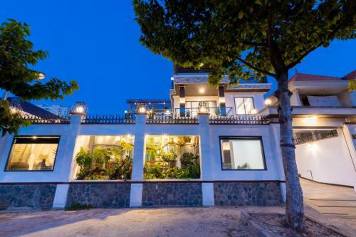 Villa 2 H? B?i Ri�ng B�i Sau