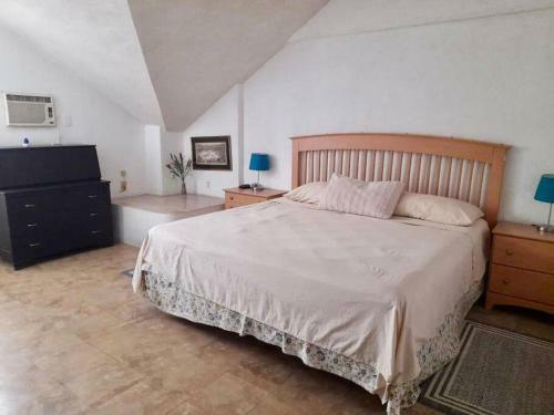 Casa De Lago Con Alberca Propia